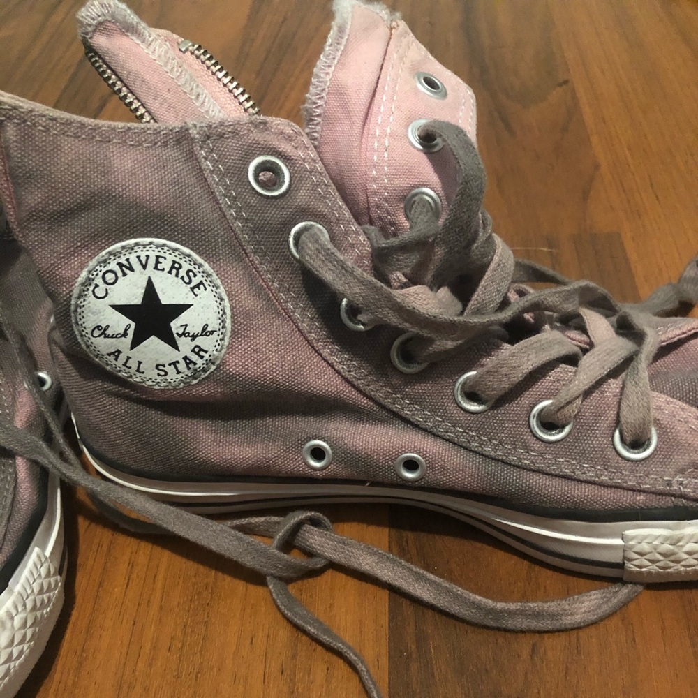 converse - Picture 2 of 2